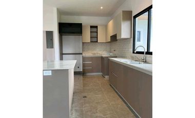 EN VENTA.CASA.3HAB Y GARITA DE SEGURIDAD BOQUETE