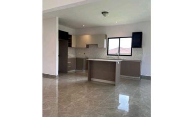 EN VENTA.CASA.3HAB Y GARITA DE SEGURIDAD BOQUETE