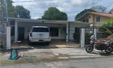 SE VENDE CASA, David, via aeropuerto, $127.000