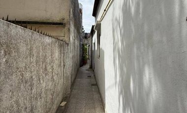 Casa con departamento independiente en venta, 125 entre 60 y 61 Berisso