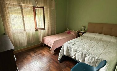 Casa con departamento independiente en venta, 125 entre 60 y 61 Berisso