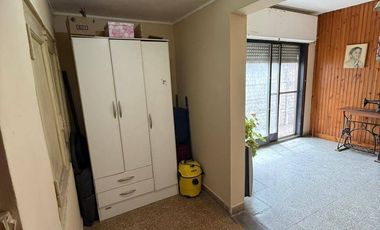 Casa con departamento independiente en venta, 125 entre 60 y 61 Berisso