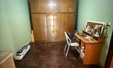 Casa con departamento independiente en venta, 125 entre 60 y 61 Berisso