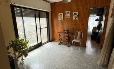 Casa con departamento independiente en venta, 125 entre 60 y 61 Berisso