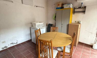 Casa con departamento independiente en venta, 125 entre 60 y 61 Berisso