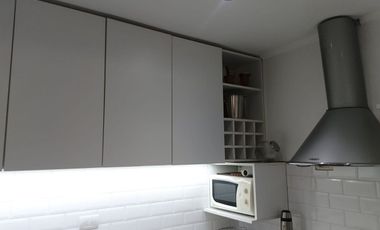 Casa con parque, 3 ambientes en excelente estado.