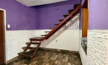 VENTA CASA 5 AMBIENTES COCHERA Y JARDIN EZPELETA