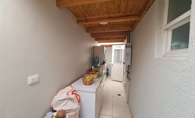 Casa en Arriendo en Amoblada, Las Pircas Oriente, Machali