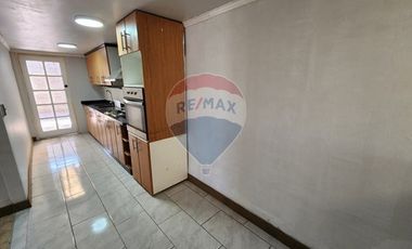 ¡Casa ideal en La Cisterna, amplio patio!