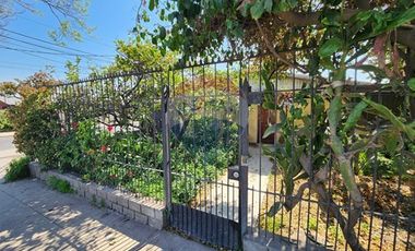 ¡Casa ideal en La Cisterna, amplio patio!