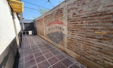 ¡Casa ideal en La Cisterna, amplio patio!