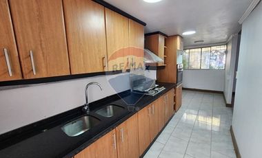 ¡Casa ideal en La Cisterna, amplio patio!