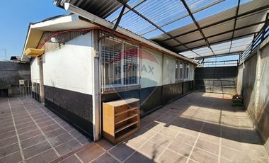 ¡Casa ideal en La Cisterna, amplio patio!