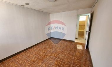 ¡Casa ideal en La Cisterna, amplio patio!