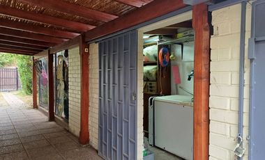 Casa Amplio terreno, luminosa, jardín y Piscina