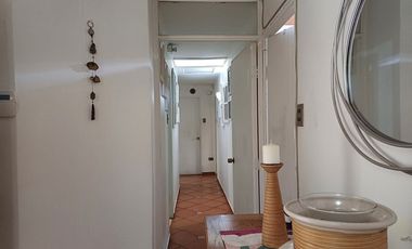 Casa Amplio terreno, luminosa, jardín y Piscina