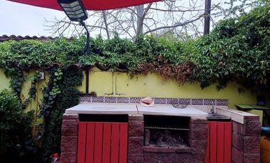 Casa Amplio terreno, luminosa, jardín y Piscina