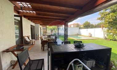 Amplia y luminosa casa en Peñalolén