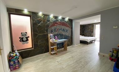 Amplia y luminosa casa en Peñalolén