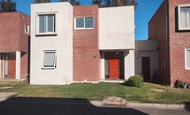 Casa en Arriendo - Jardines de la isla de maipo