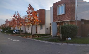 Casa en Arriendo - Jardines de la isla de maipo