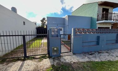 CASA 3 AMB EN VENTA CON PARQUE Y APTO CREDITO