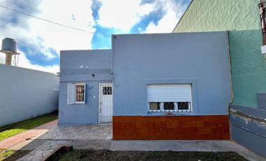 CASA 3 AMB EN VENTA CON PARQUE Y APTO CREDITO