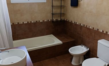 VENTA CASA DUPLEX 4 AMBIENTES EN SARANDI