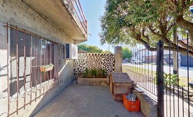 VENTA CASA 4 AMB EZPELETA CON JARDIN APTO CREDITO