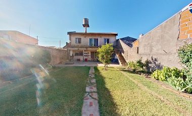 VENTA CASA 4 AMB EZPELETA CON JARDIN APTO CREDITO