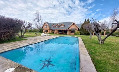 Amplia y entretenida casa 5 dormitorios