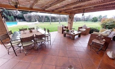 Amplia y entretenida casa 5 dormitorios