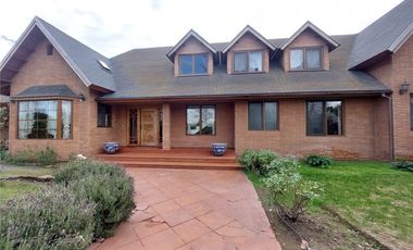 Amplia y entretenida casa 5 dormitorios