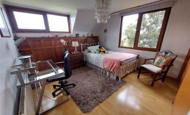 Amplia y entretenida casa 5 dormitorios