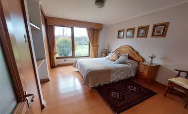 Amplia y entretenida casa 5 dormitorios