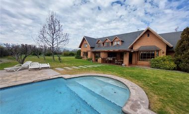 Amplia y entretenida casa 5 dormitorios