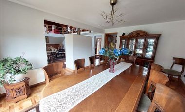 Amplia y entretenida casa 5 dormitorios