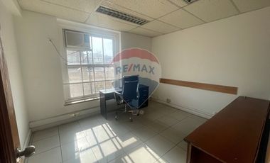 Amplia y luminosa Oficina