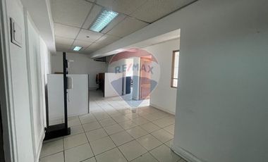 Amplia y luminosa Oficina