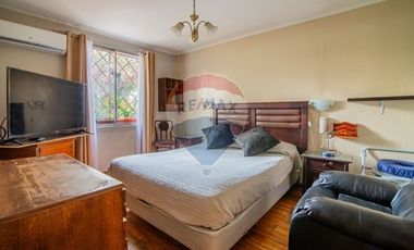 Hermosa casa en Villa Macul, minutos metro Quilin