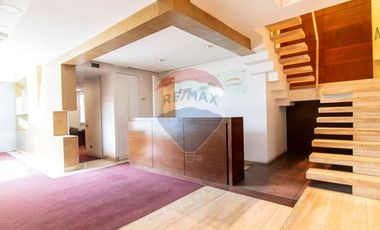 ¡Arrienda Dúplex Comercial en Av. del Valle!