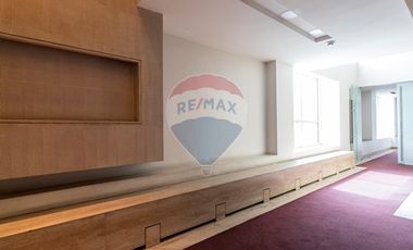 ¡Arrienda Dúplex Comercial en Av. del Valle!