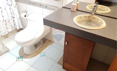 Parcela con gran casa en condominio 5D+5B