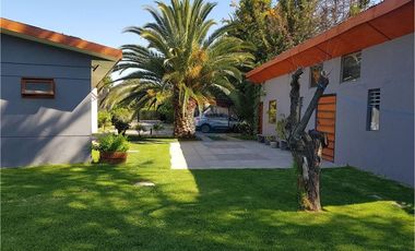 Parcela con gran casa en condominio 5D+5B