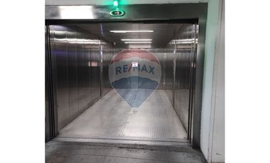 Moderno Edificio Corporativo - Metro Los Héroes