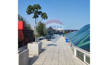 Moderno Edificio Corporativo - Metro Los Héroes