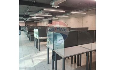 Moderno Edificio Corporativo - Metro Los Héroes