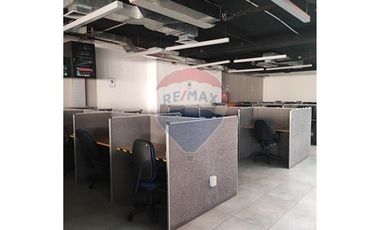 Moderno Edificio Corporativo - Metro Los Héroes