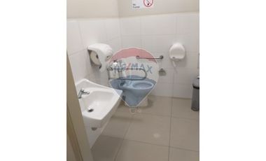 Moderno Edificio Corporativo - Metro Los Héroes