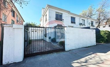 En Venta Casa Remodelada, Av. Bilbao, Providencia